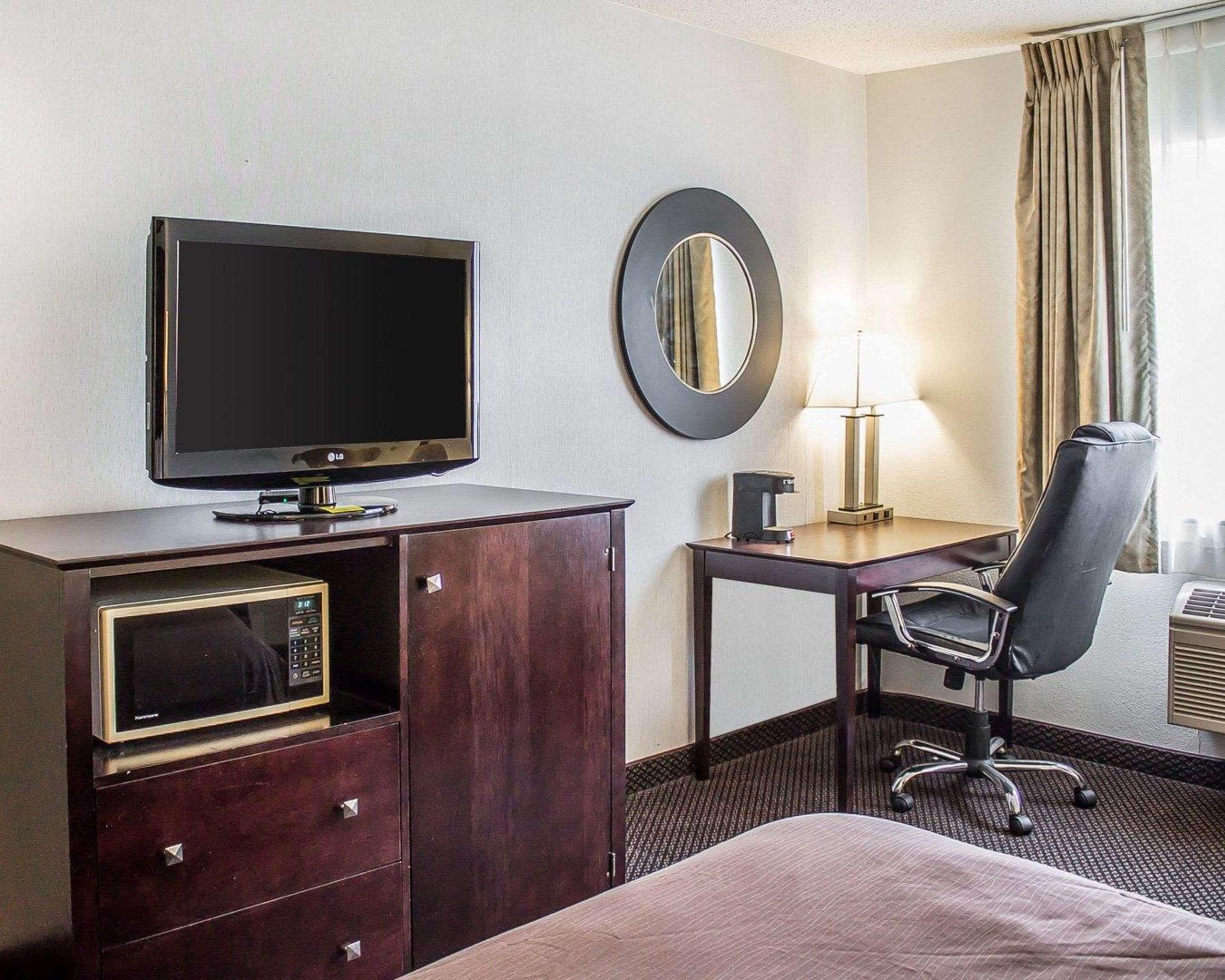Quality Inn & Suites Стерджен-Бей Екстер'єр фото